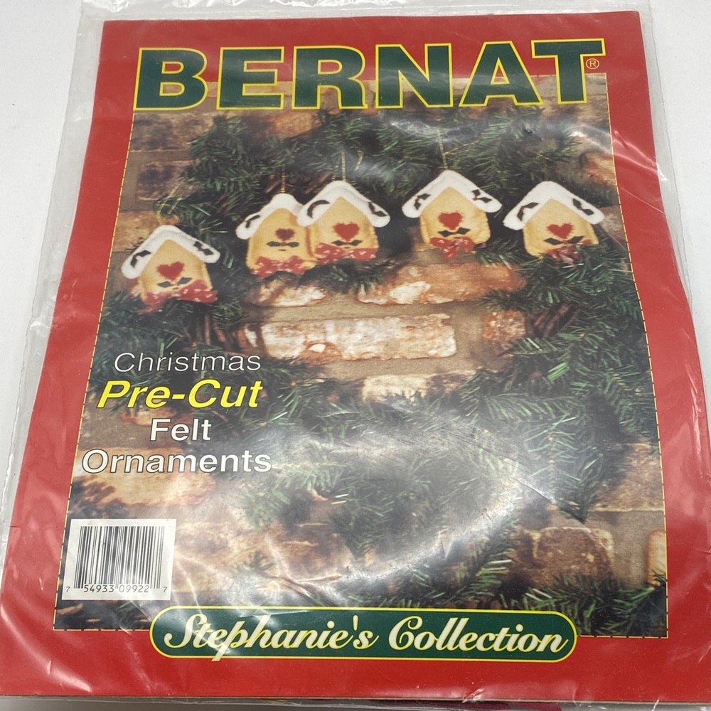 Bernat Christmas Felt Ornaments - Red and Green